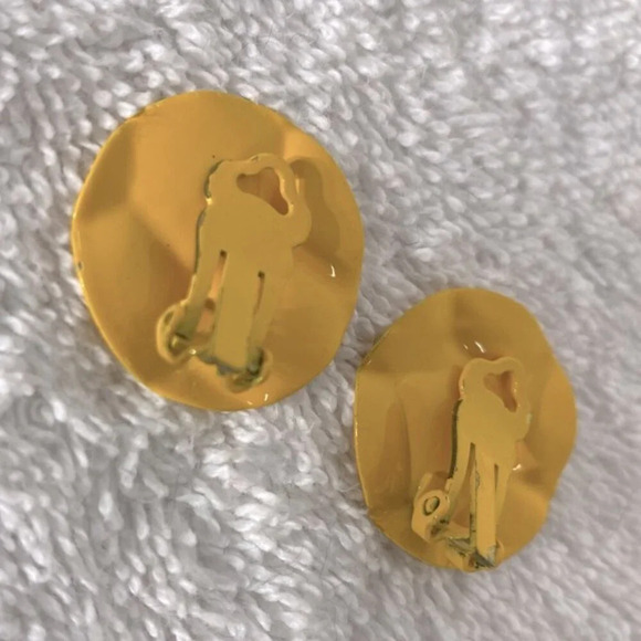 Vintage Yellow Painted Textured Metal Clip On  Earrings - Picture 4 of 7